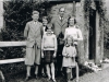 jervis-molteno-with-son-ian-his-four-of-his-daughters-early-1930s