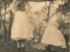 carol-molteno-right-her-elder-sister-lucy-having-fun-1906