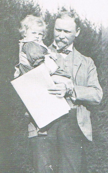 http://www.moltenofamily.net/wp-content/gallery/other-individuals/general-jan-smuts-1905.jpg