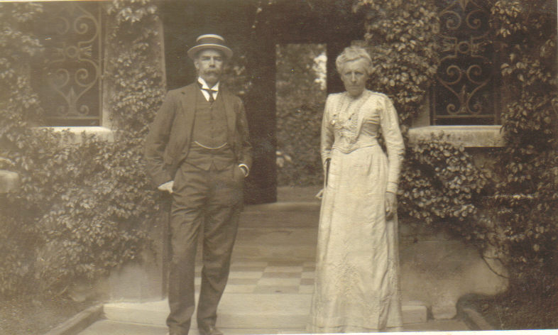 palace-court-percy-and-bessie-molteno-1912